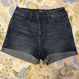Hollister Advanced Stretch Curvy High Rise Short 3”